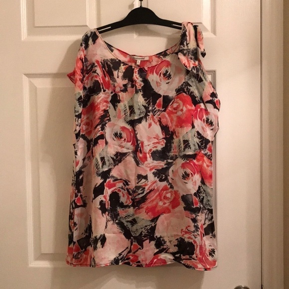 Quintessential Tops - 💖 Quintessential Women’s Shirt Top